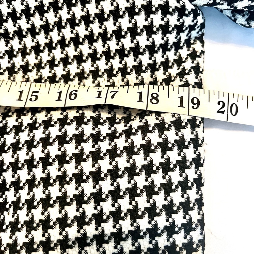 Tahari Black‎ and White Houndstooth Coat Size 8 - Picture 5 of 9